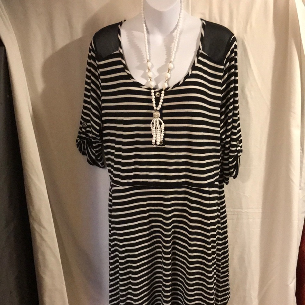 SALE! Espresso dress (junior plus, fits like 1x-2x)